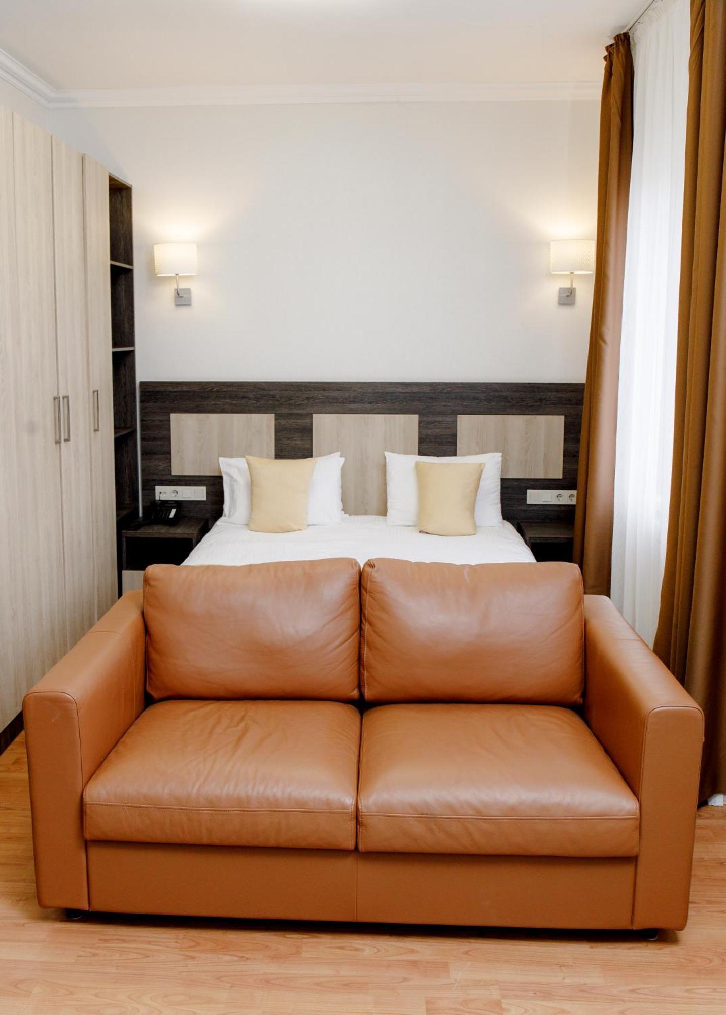 Infinity Plaza Block 1 Hotel Atyraū Exterior foto